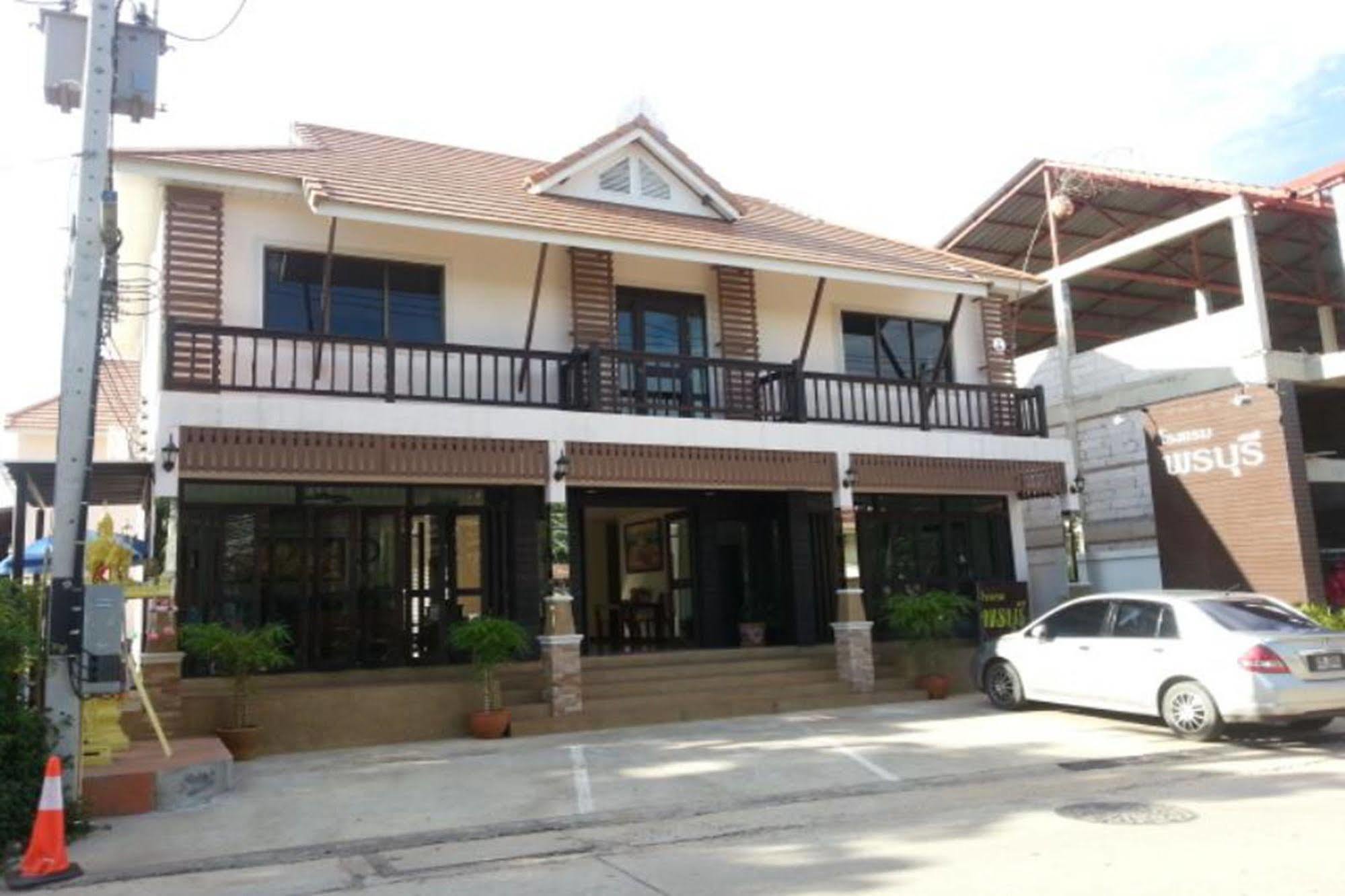 Ponburi Hotel Nan Exterior foto