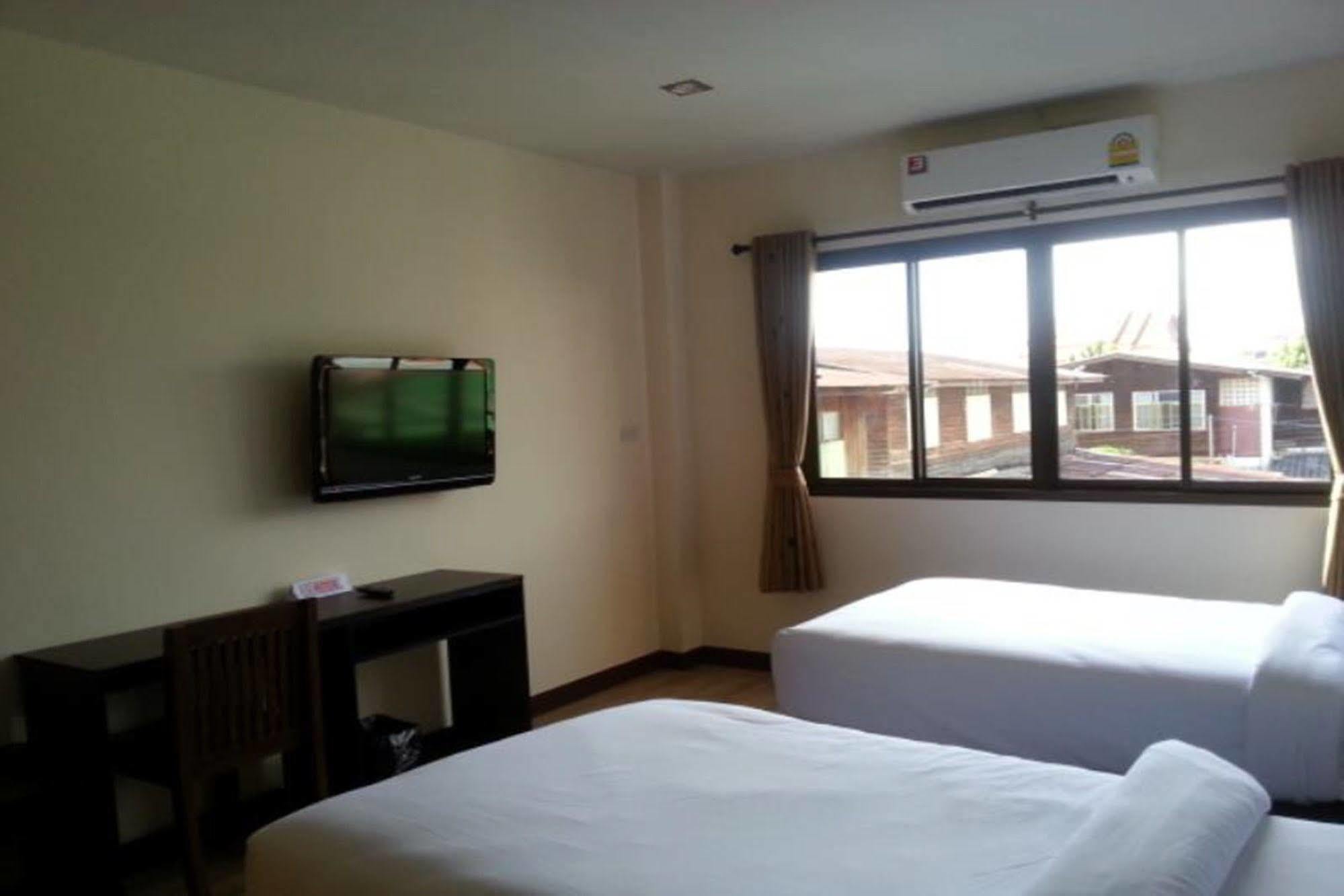 Ponburi Hotel Nan Exterior foto